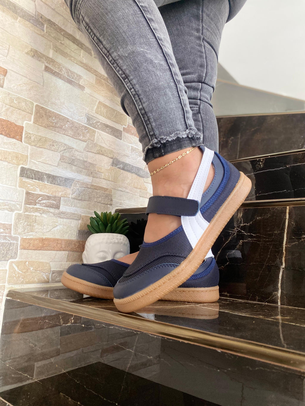 gid://shopify/MediaImage/24692264501342